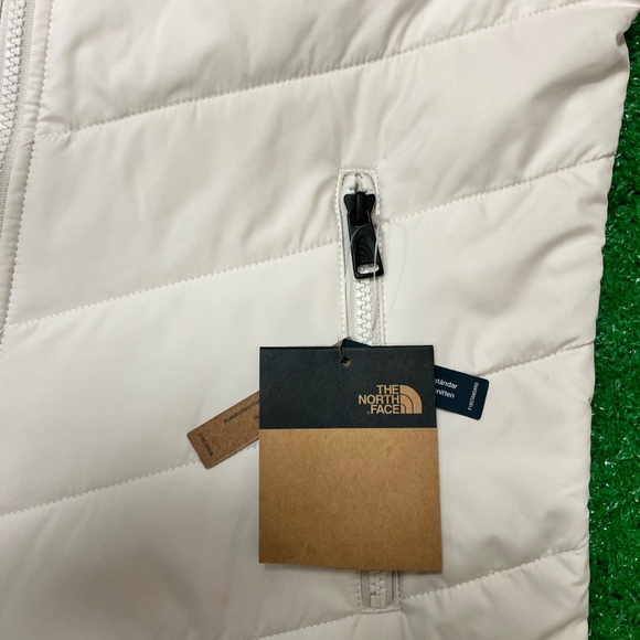 The North Face Womens XS Cream Puffer Coat NWT - Picture 3 of 3